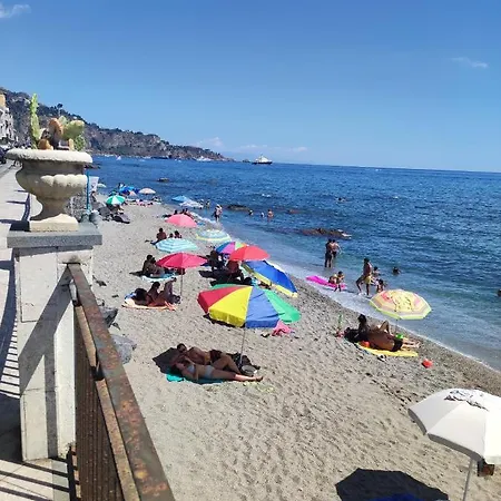 Casa Cetti Daire Giardini Naxos