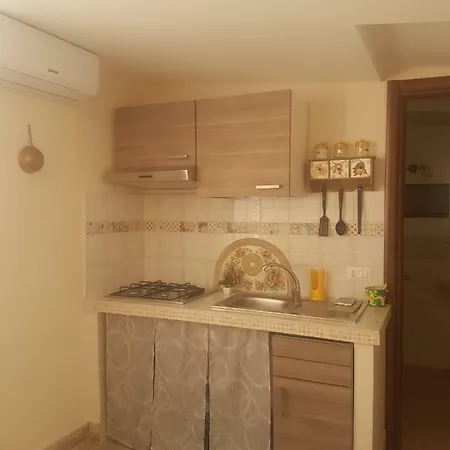 Casa Cetti Daire Giardini Naxos